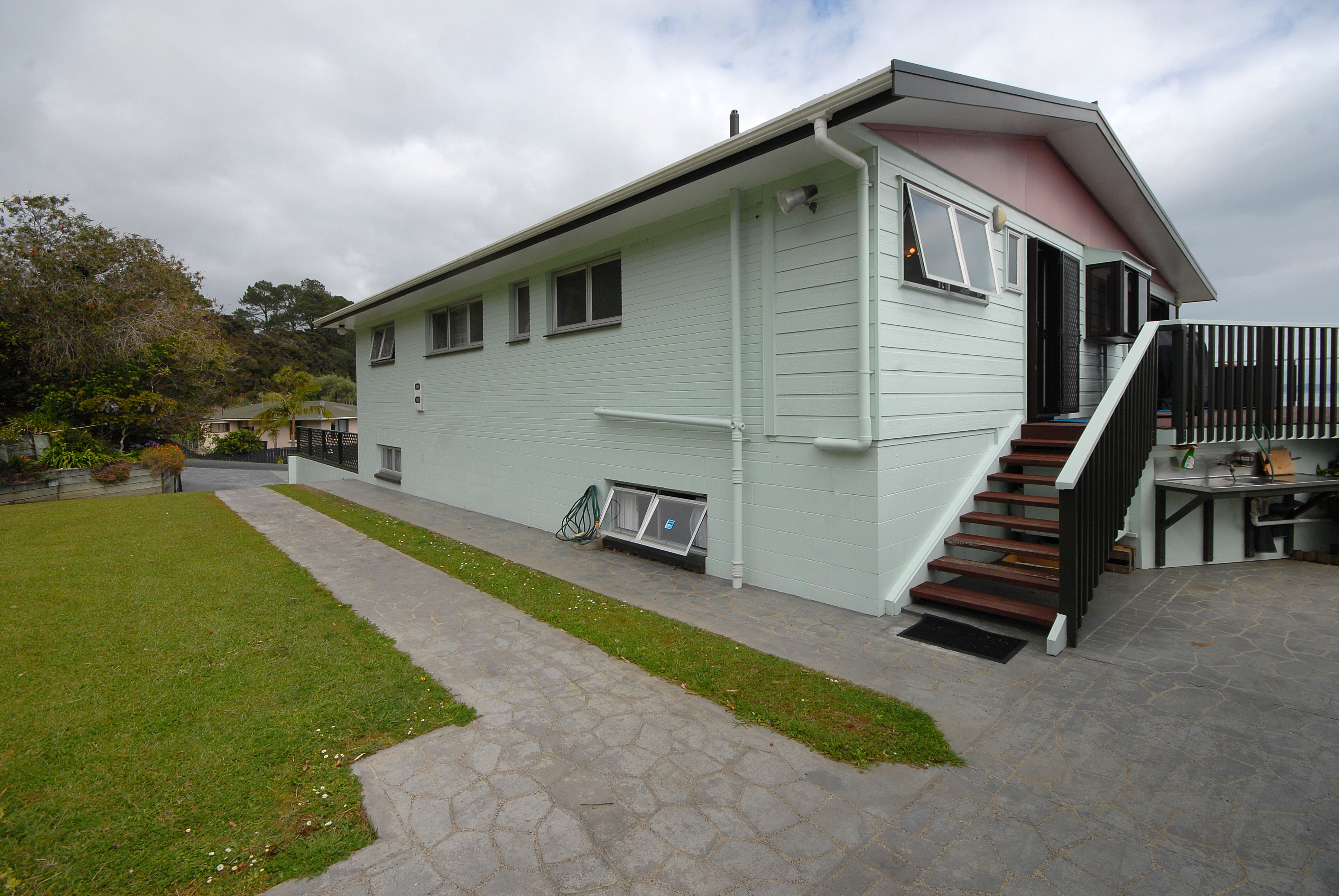 Back of 3Kupe, with fish cleaning station