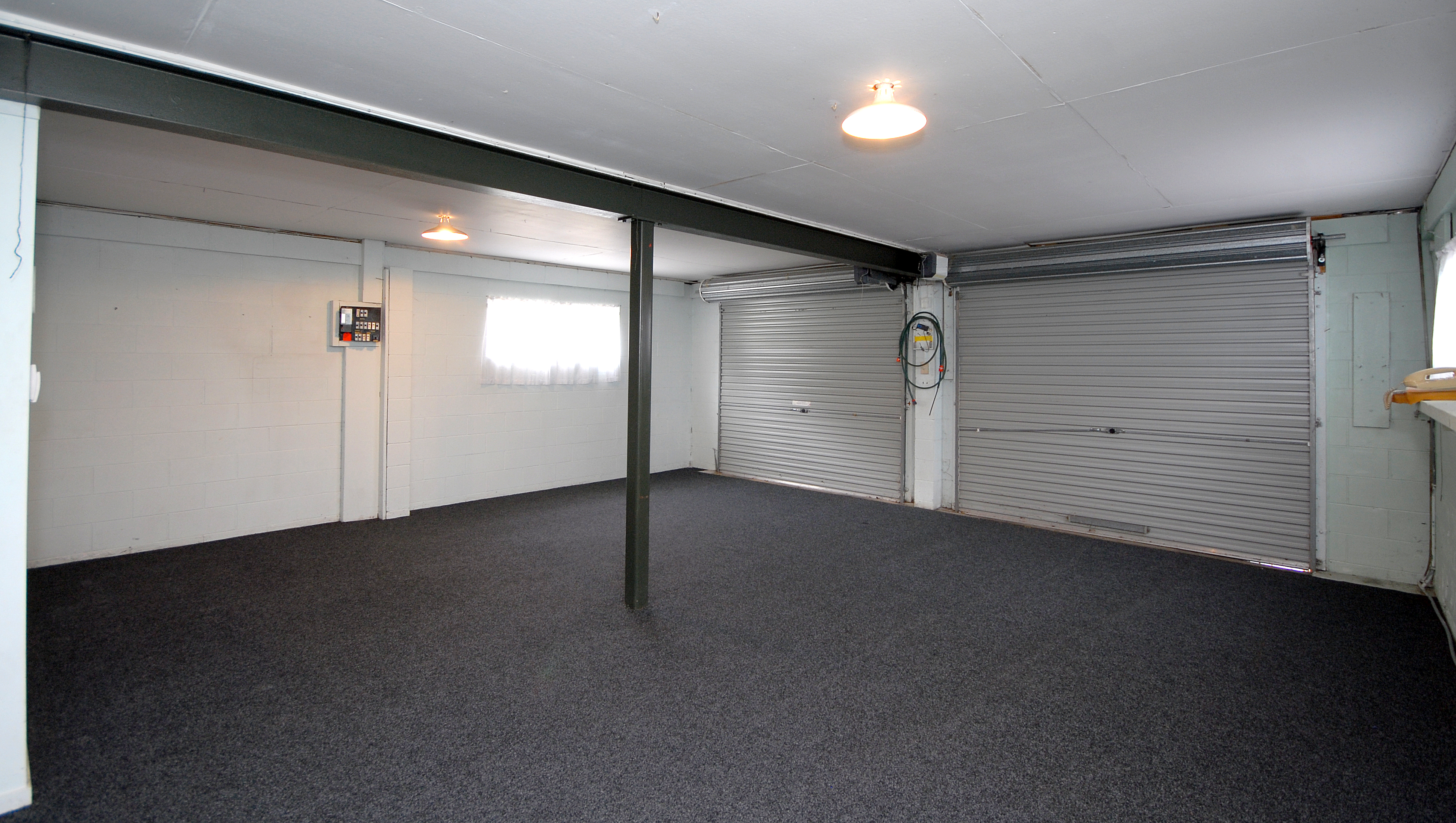 Secure garage, parking for 3 cars or boats