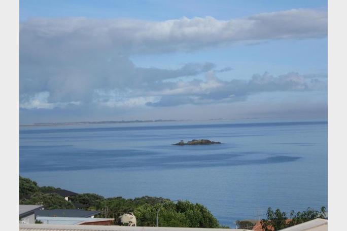 View from 3Kupe towards Pooh Bear Island and Karekare Peninsula